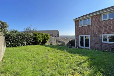 Hallerton Close 17 - New Garden Two.jpg