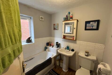 Marlow Drive, Branston, DE14 photo 5