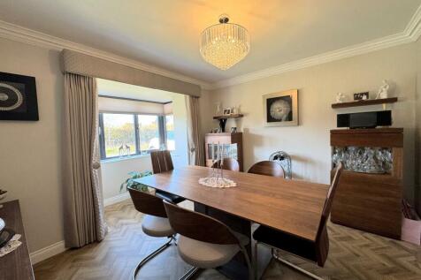 BEDROOM 3 (CURRENTLY USED AS A DINING ROOM)