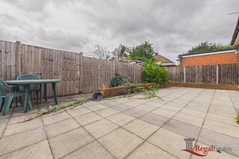 CAM02489G0-PR0319-STILL004.jpg