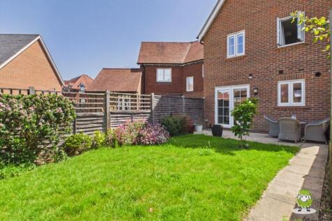 EweMove Estate Agents Basingstoke - Lattimo Walk