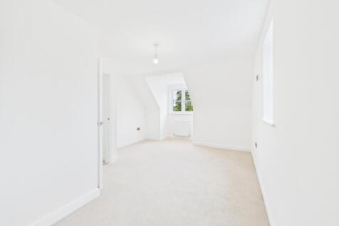 CAM04825G0-PR0117-STILL017