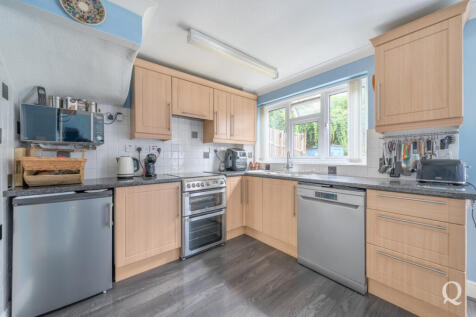 70d12379-4777-4b3...