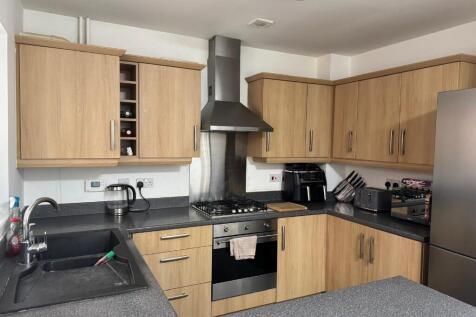 Thestfield Drive, Trowbridge, Wiltshire, BA14 photo 3