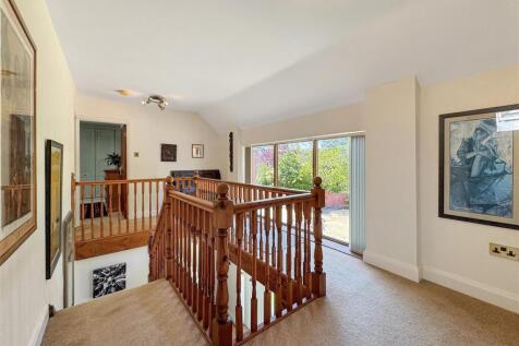 First Floor Galleried Landing