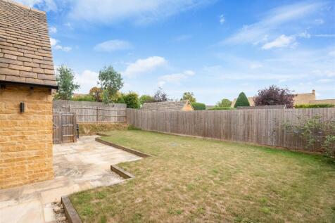 12 Lavender Drive 1829-10.jpg