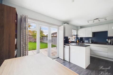 CAM01995G0-PR0379-STILL011