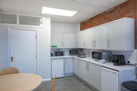 Office to rent Image 3