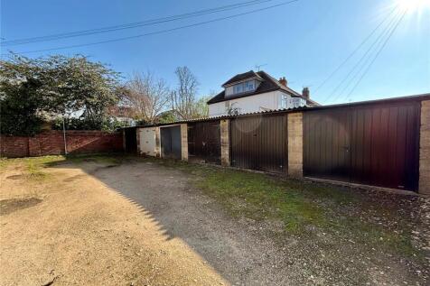 Garage &amp; Parking