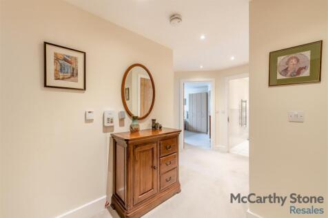 8667080-interior06.jpg