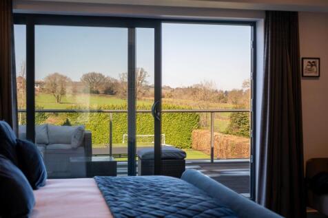 5 bed, 4 bath Detached in Sheffield - Photo 26