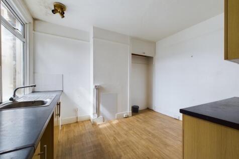 Shadwell Road, North End photo 3