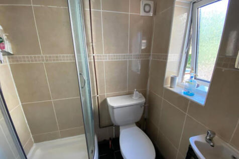 Broadlands Road photo 3