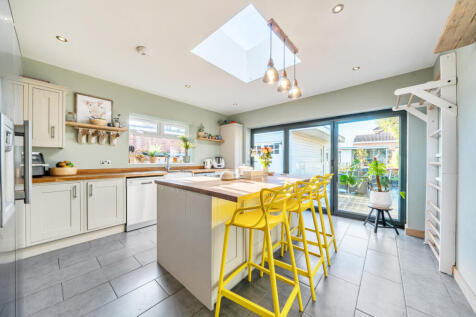 1385683-11-692f15...