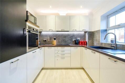 Jago Court, Newbury, Berkshire, RG14 photo 3