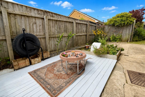 New side garden shot.png