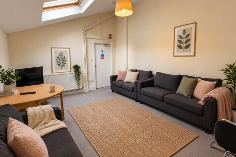 Cozy Neutral Loun...