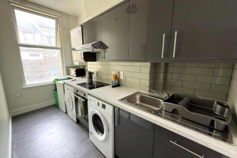 beau kitchen....JPG
