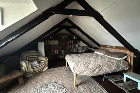 Attic Room 1 (bed 5)