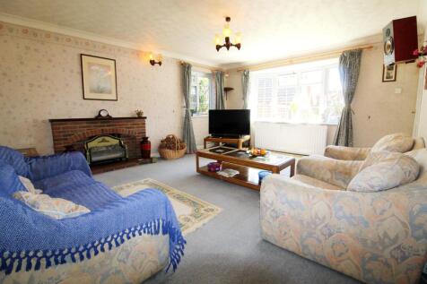 Main living room e.jpg