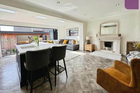 Kitchen/diner/family area