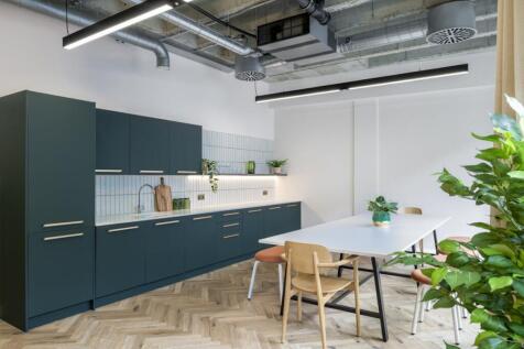 Bloc  12 Forbury  Office Curator  SMALL3.jpg