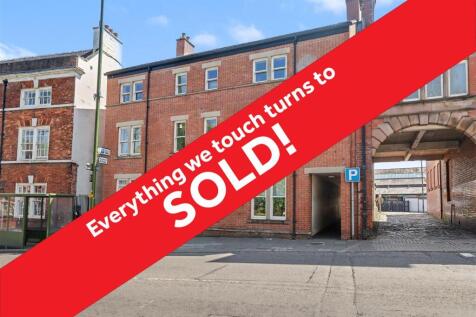 SOLD - Leek - 8 Stockwell St.jpg