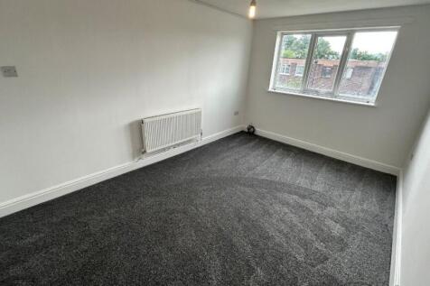 Ridge Close, Walsall WS2  photo 5