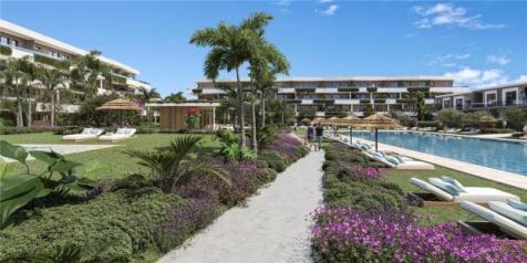 Facade &amp; Pool