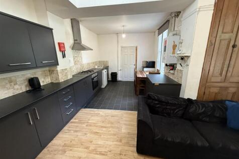 BILLS INCLUDED £170pppw Derby Road, Lenton, Nottingham photo 4