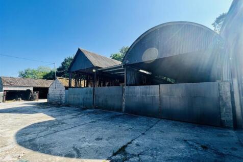 DUTCH BARN WITH LEAN TO