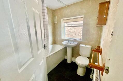 Chelmarsh Avenue, Castlecroft photo 5
