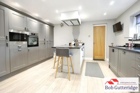 FITTED KITCHEN / DINING ROOM