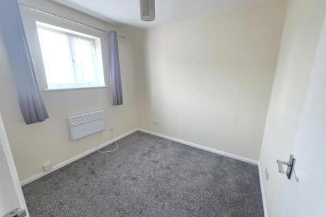 Horseshoe Close, Waltham Abbey photo 4