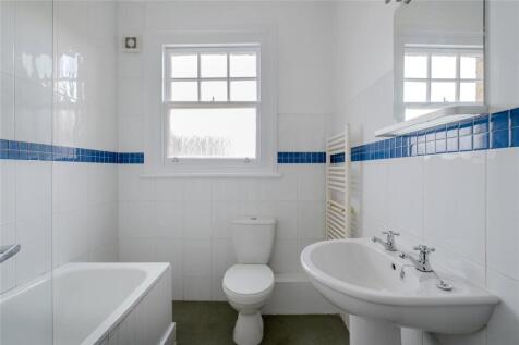 Streatham High Road, Streatham, Lambeth, London, SW16 photo 4