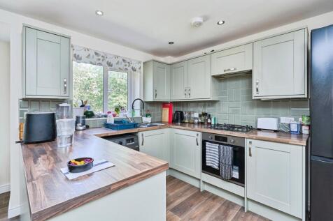 Kitchen/ Dining Room