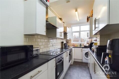 Parkfield Avenue, Northampton, NN4 photo 3