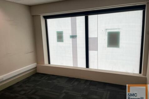 Retail Property (high street) to rent Image 3