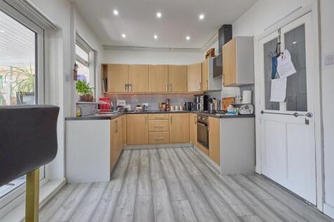 Fitted Dining Kitchen to Rear