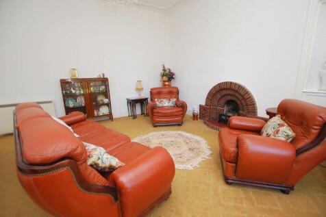 47 South Street Greenock  (20) lounge.jpg