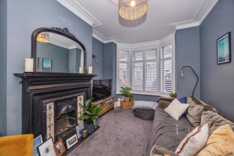 3 Bedroom Terraced in PO2 0HB