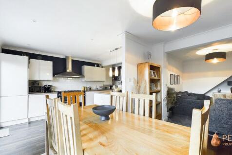 Open Plan Dining/Living Room Area