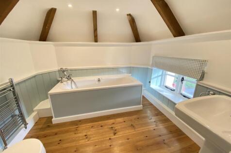 Bed 1 ensuite