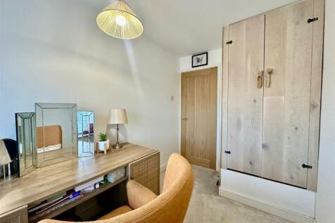 WhatsApp Image 2025-01-09 at 16.01.04_c71efa4e.jpg