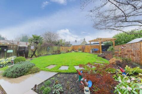 Rear Garden-Edit.jpg