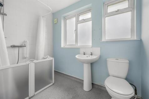 Shower Room.jpg