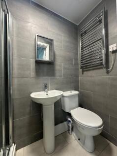 Studio Flat, Bath Street, CV31 3AF  photo 5