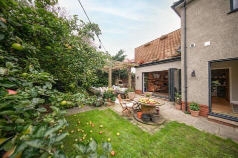 Mature private garden