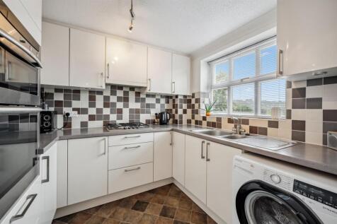 Kitchen to window.jpg