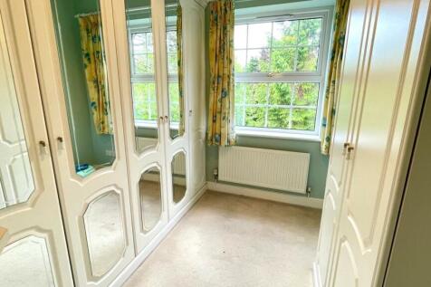 BEDROOM 4/DRESSING ROOM